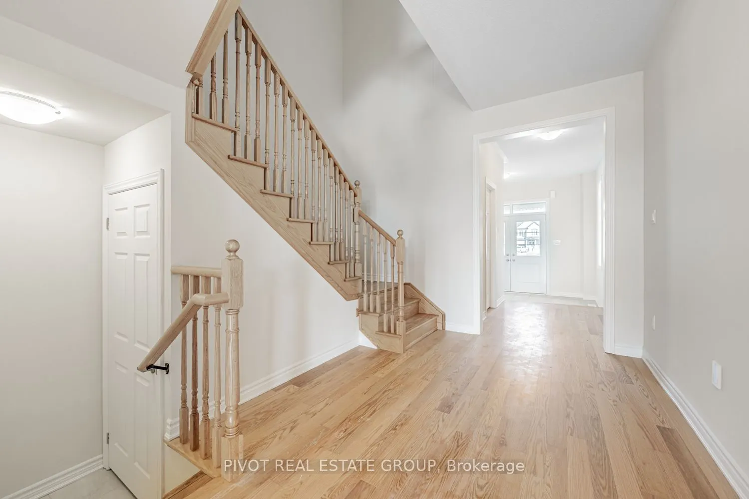 32 Waterfront Crescent