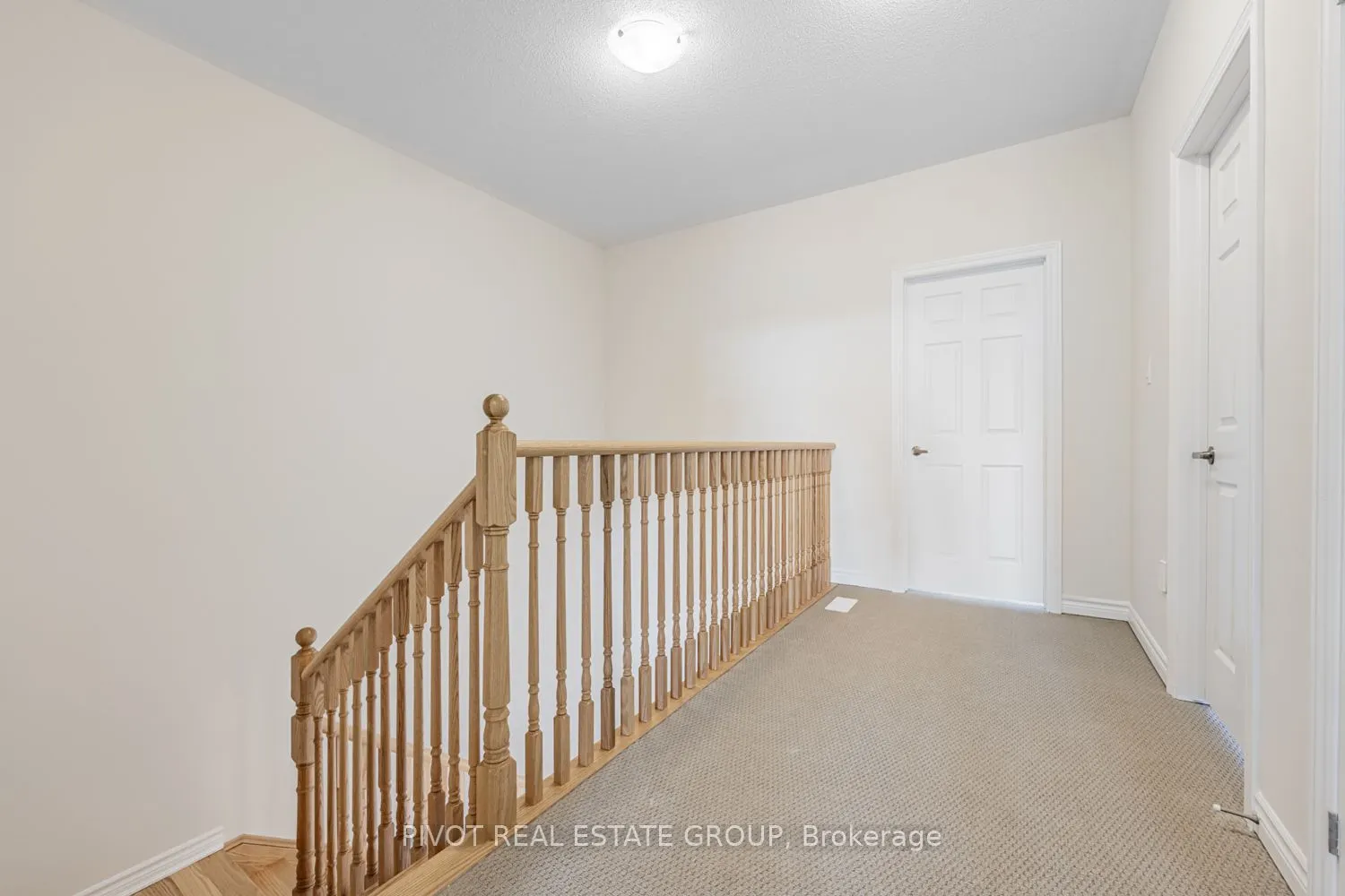 32 Waterfront Crescent