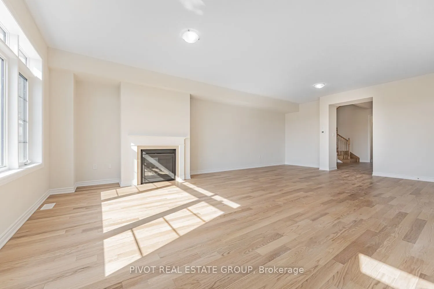 32 Waterfront Crescent