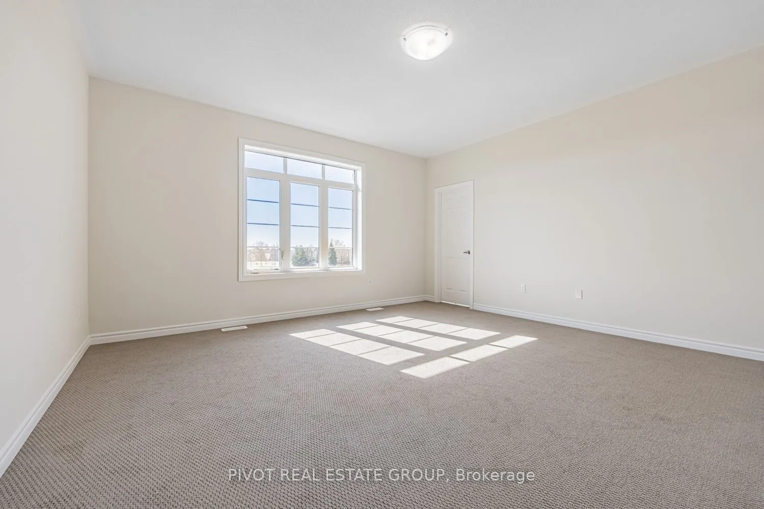 32 Waterfront Crescent