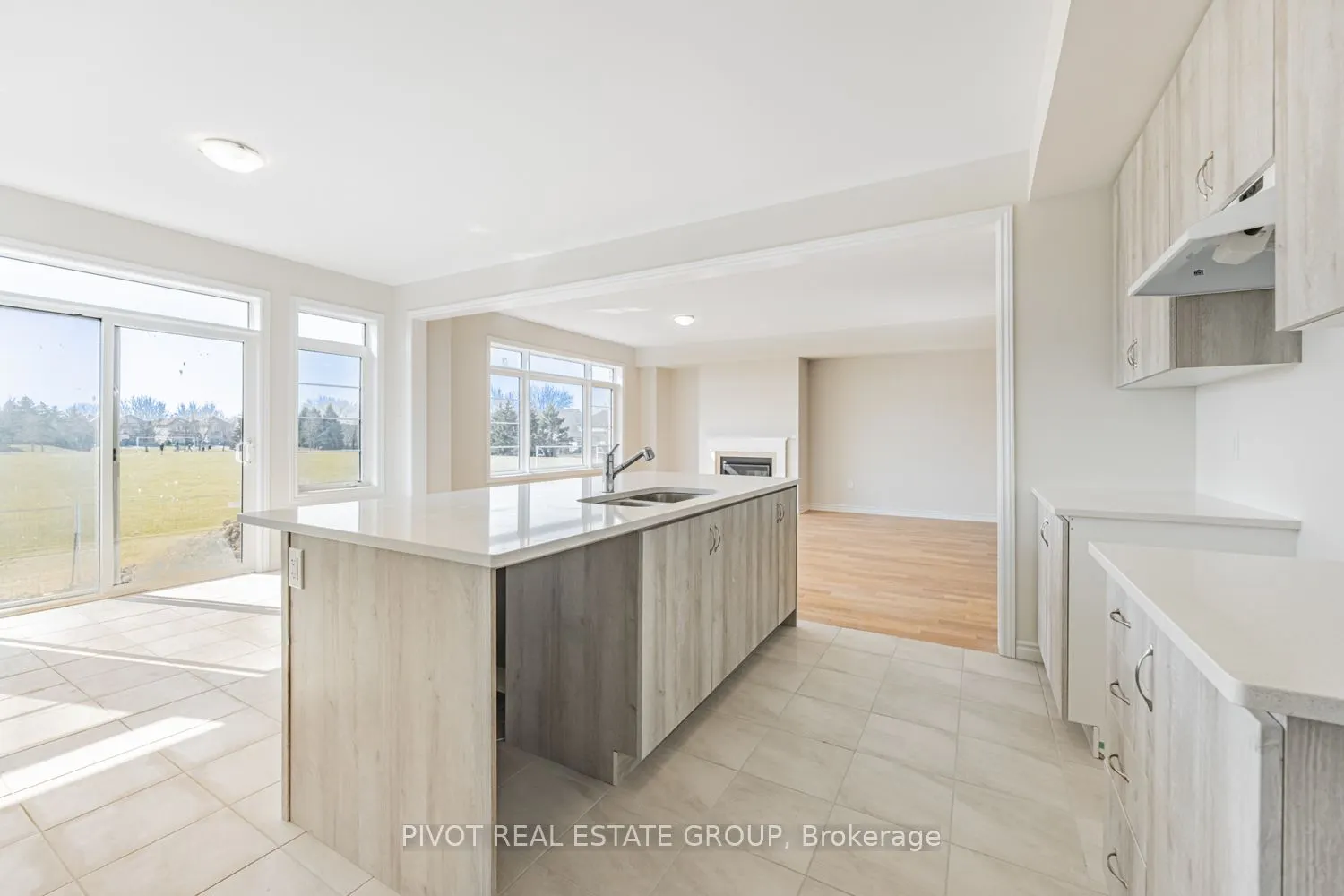 32 Waterfront Crescent