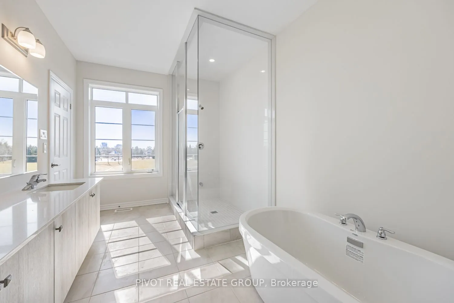 32 Waterfront Crescent
