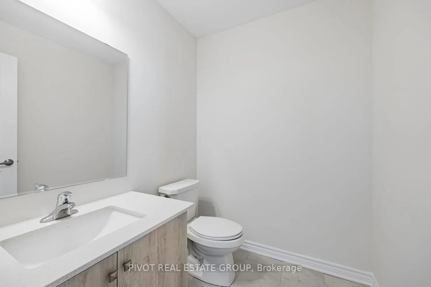 32 Waterfront Crescent