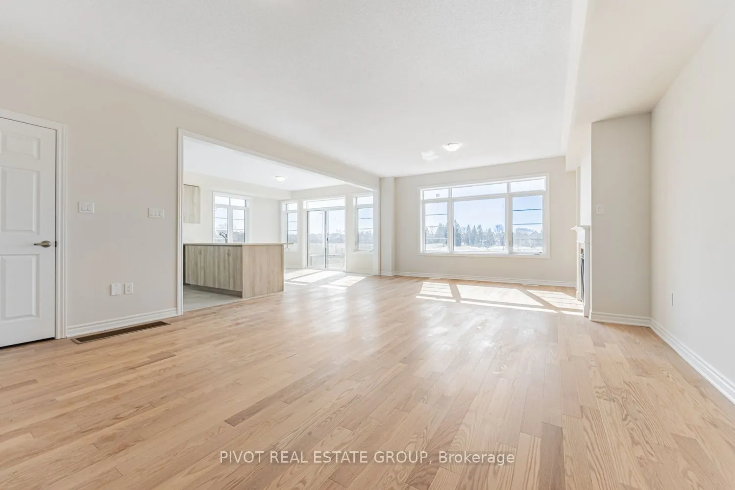 32 Waterfront Crescent