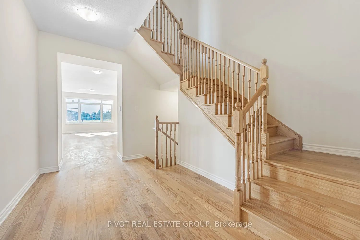 32 Waterfront Crescent