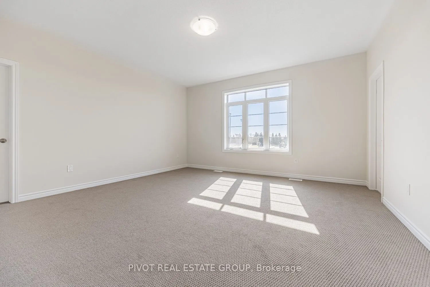 32 Waterfront Crescent