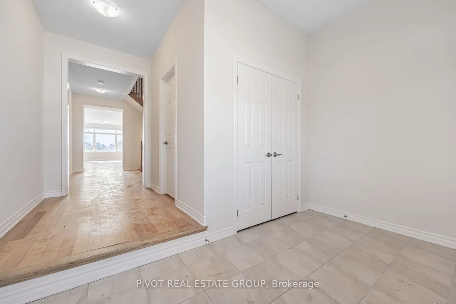 32 Waterfront Crescent