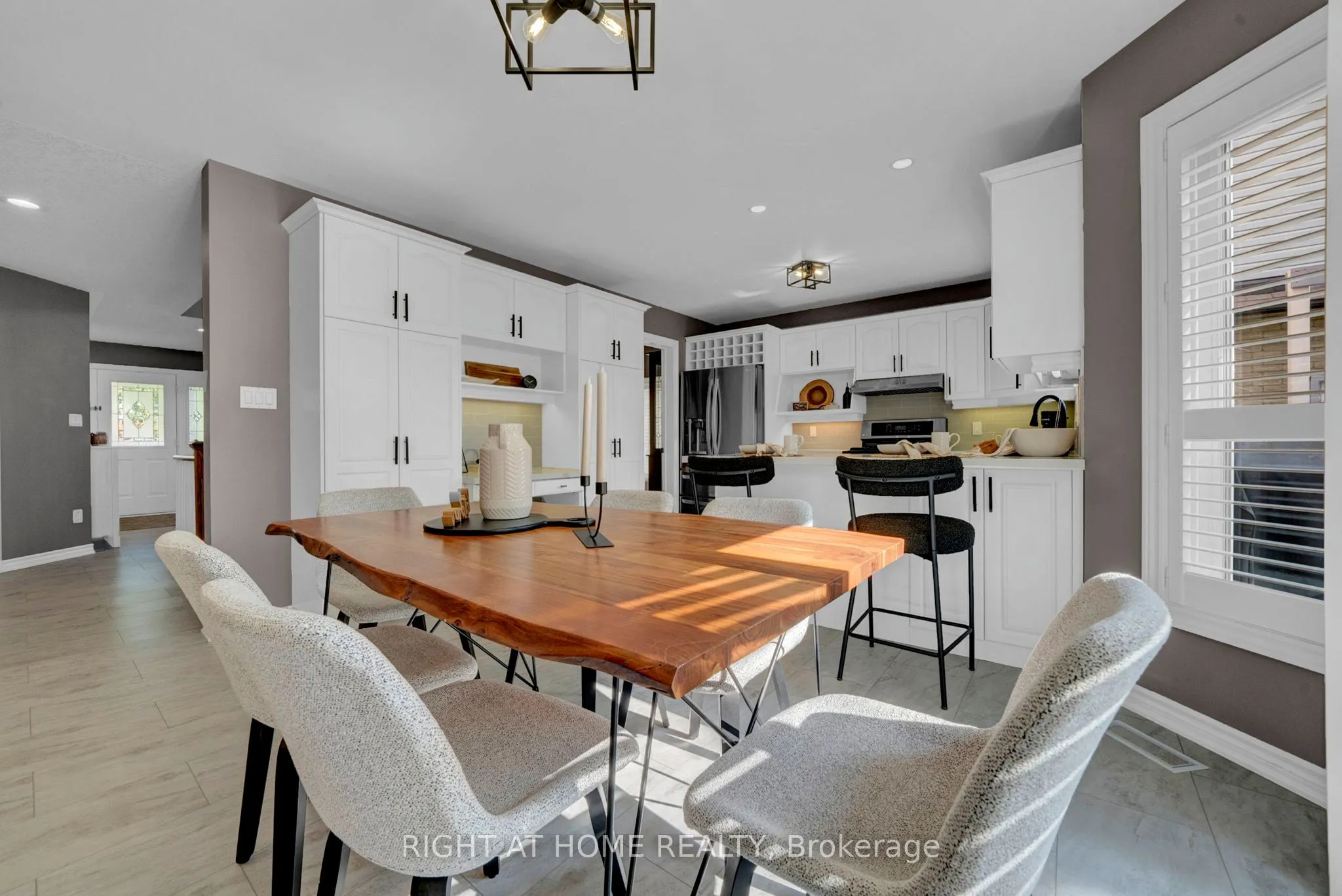 889 Oberland Drive