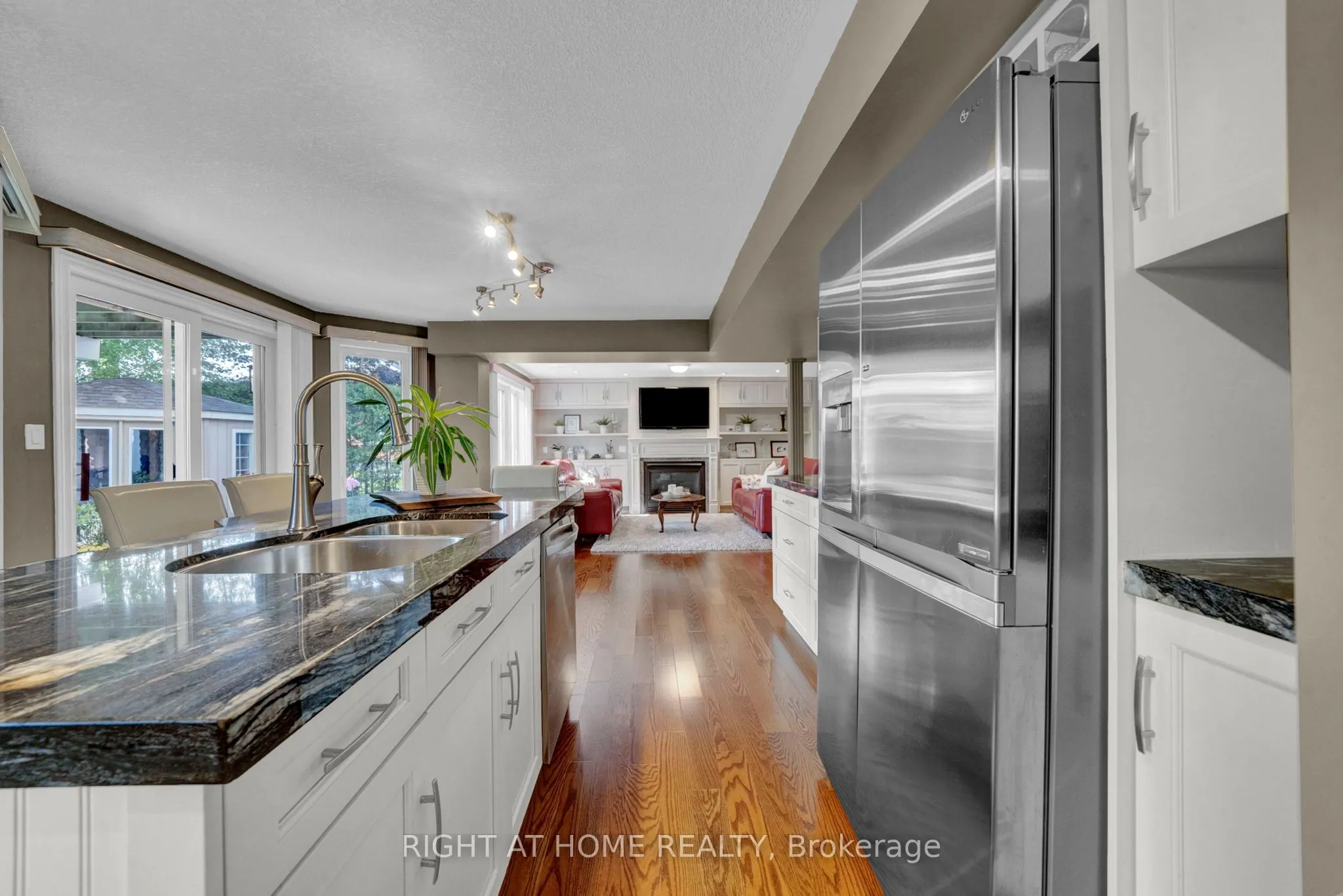 889 Oberland Drive