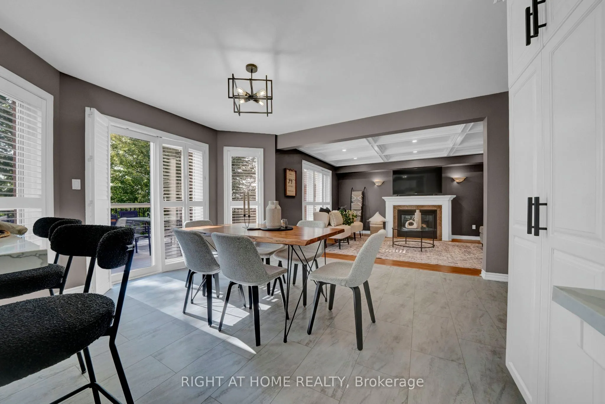 889 Oberland Drive