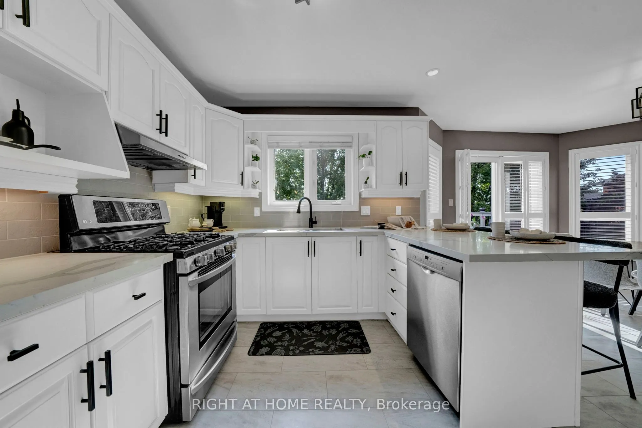 889 Oberland Drive