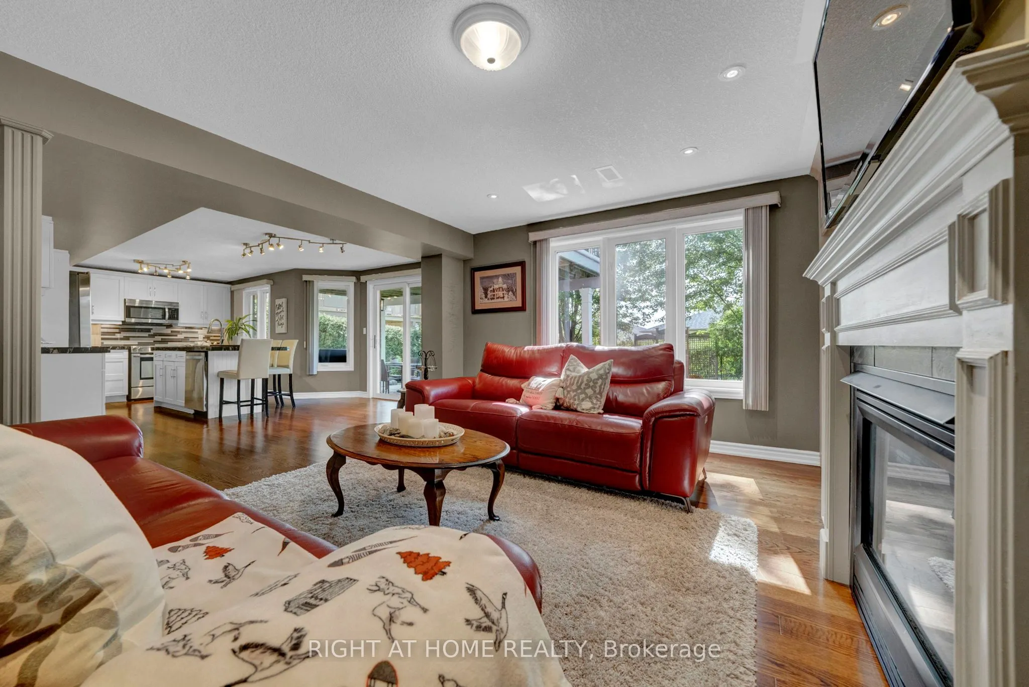 889 Oberland Drive