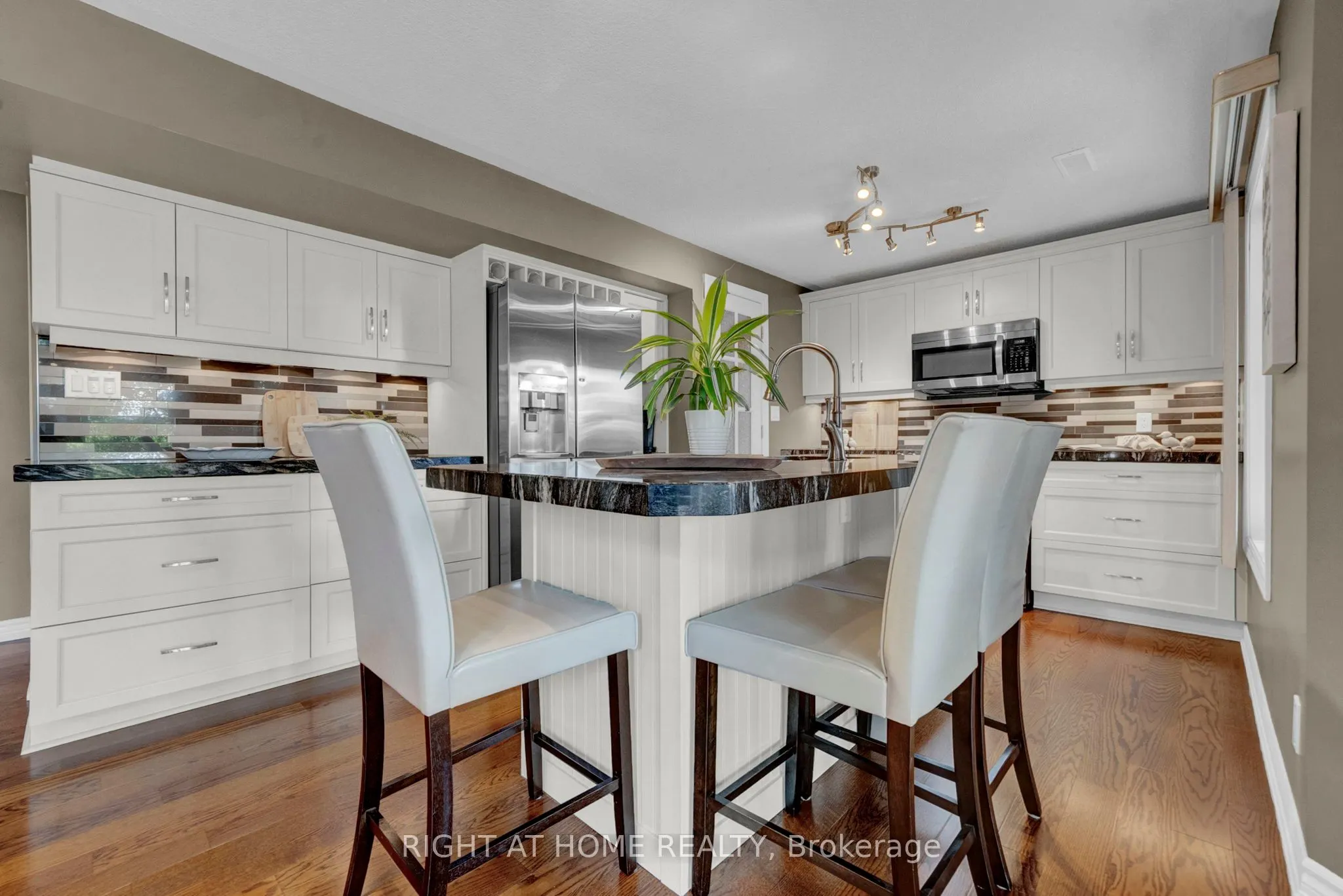 889 Oberland Drive