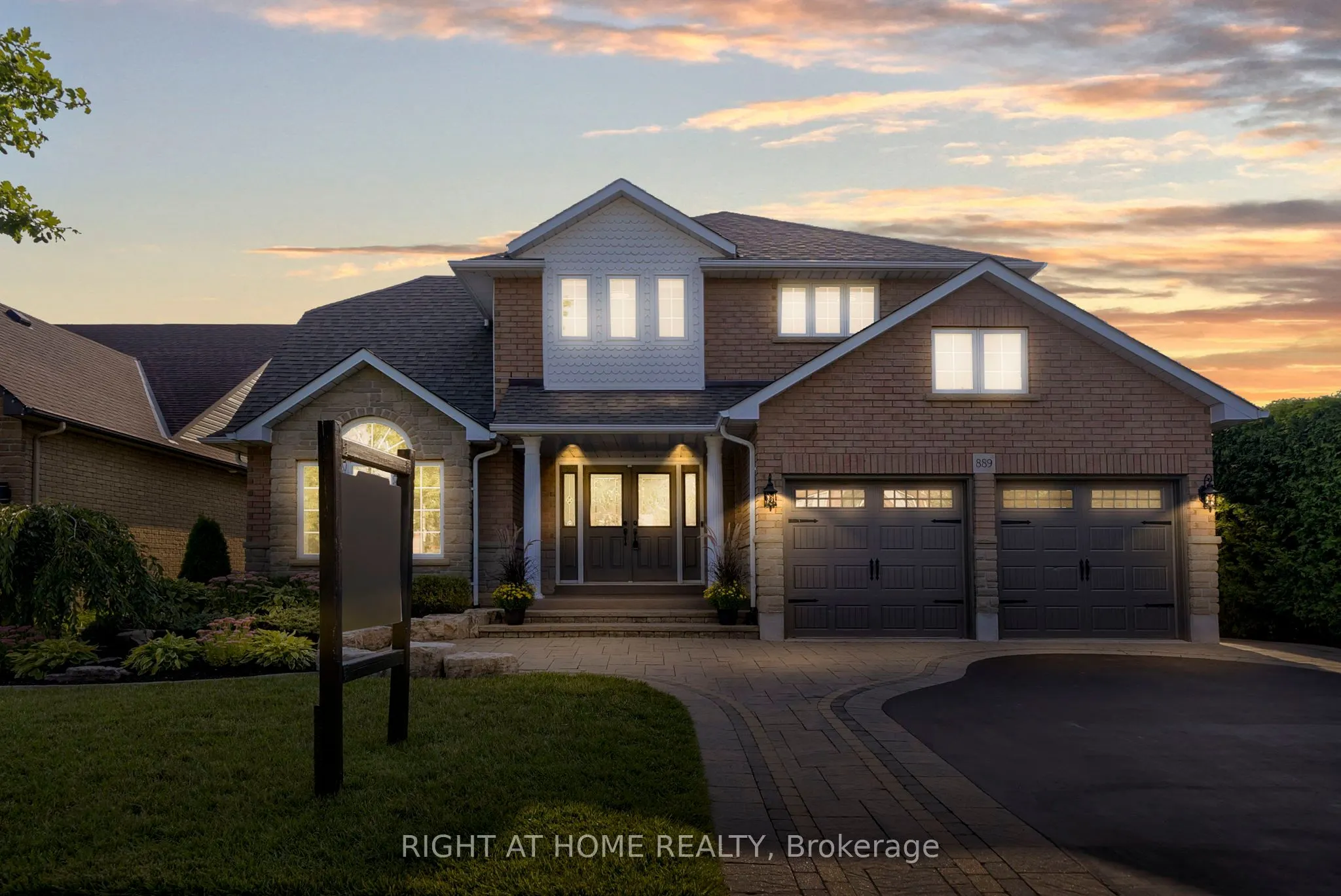 889 Oberland Drive