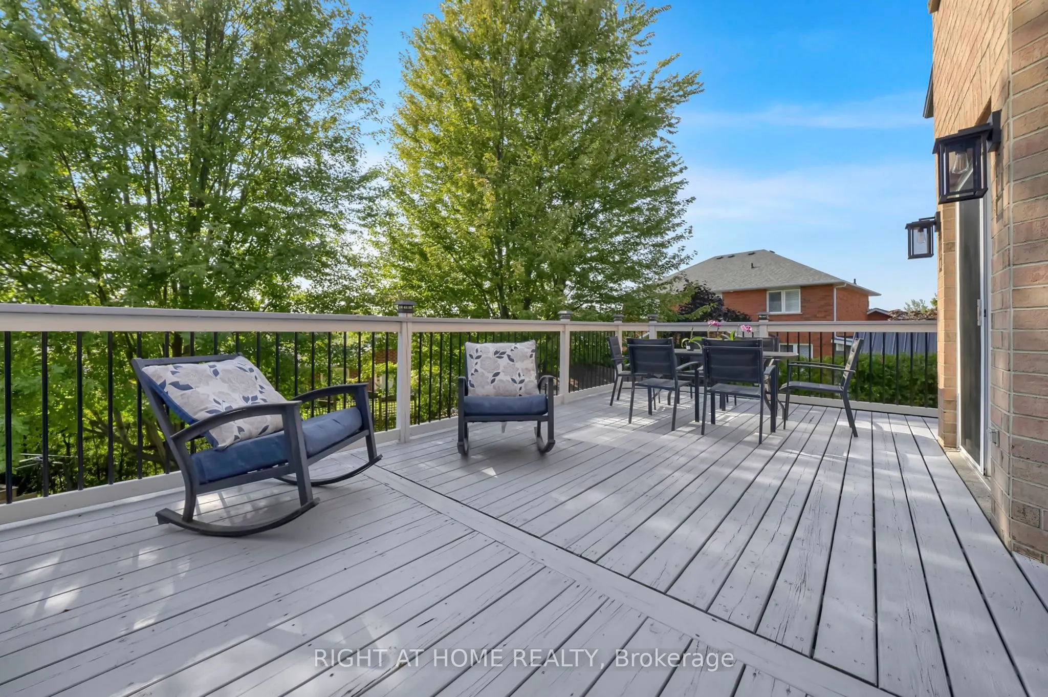 889 Oberland Drive