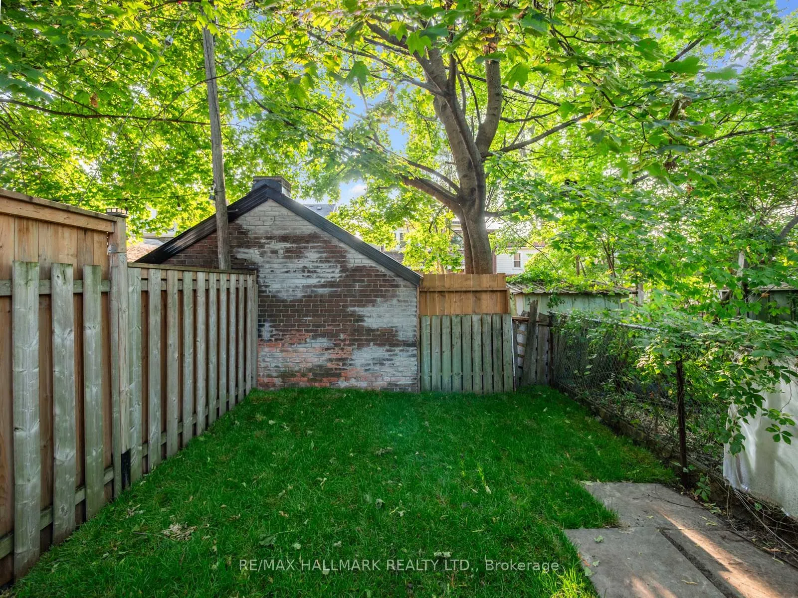 92 Moberly Avenue