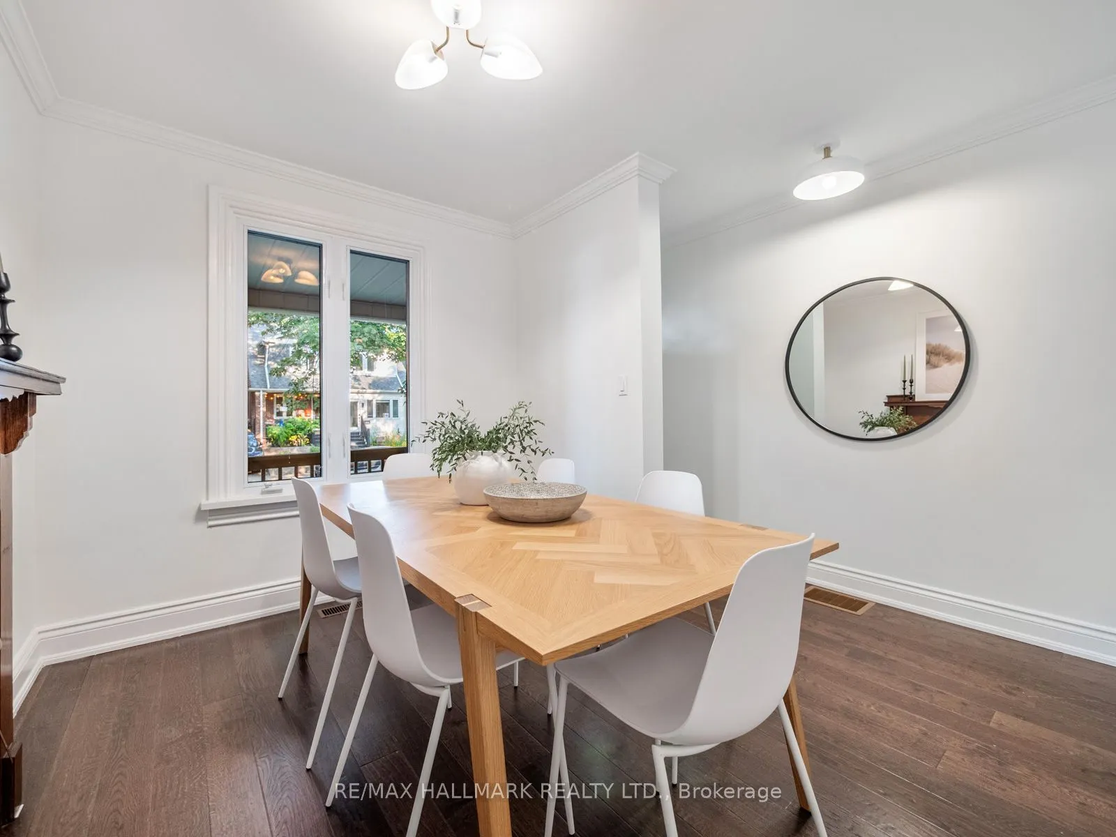 92 Moberly Avenue