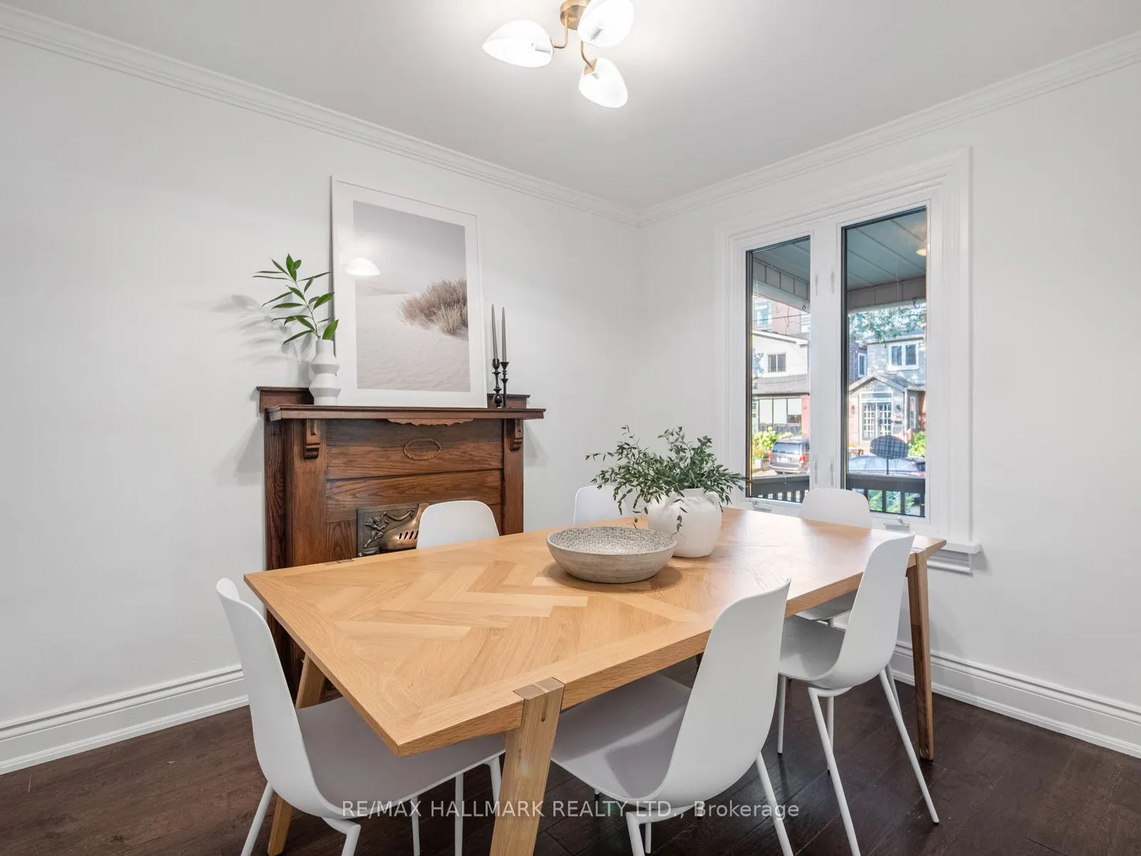 92 Moberly Avenue