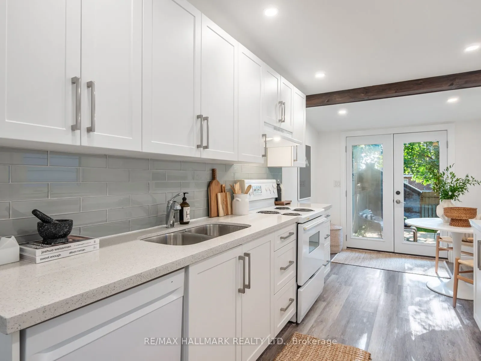 92 Moberly Avenue