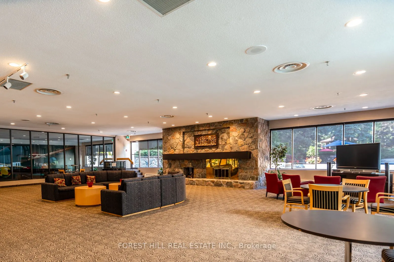 225 Bamburgh Circle, #303