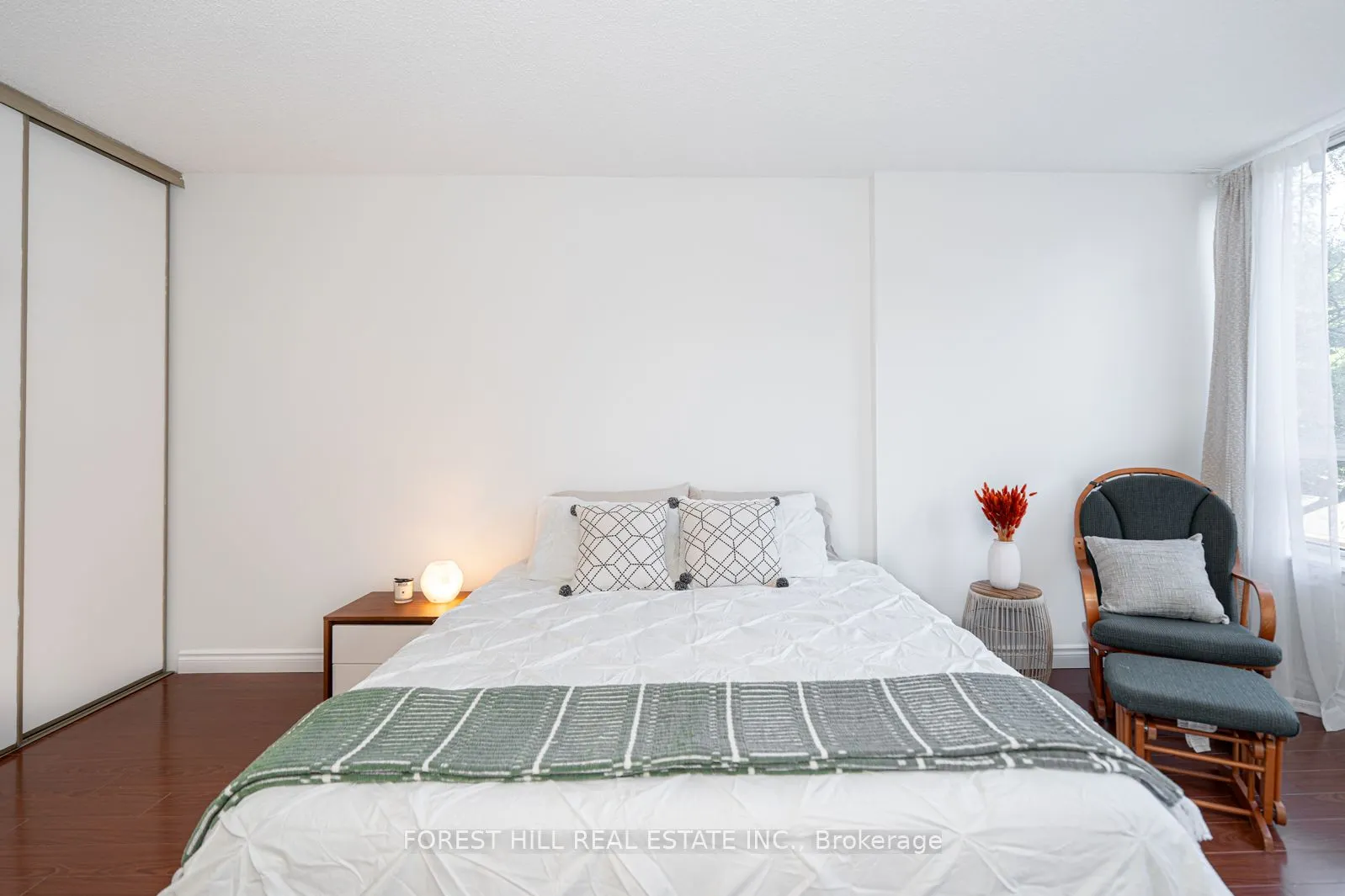 225 Bamburgh Circle, #303