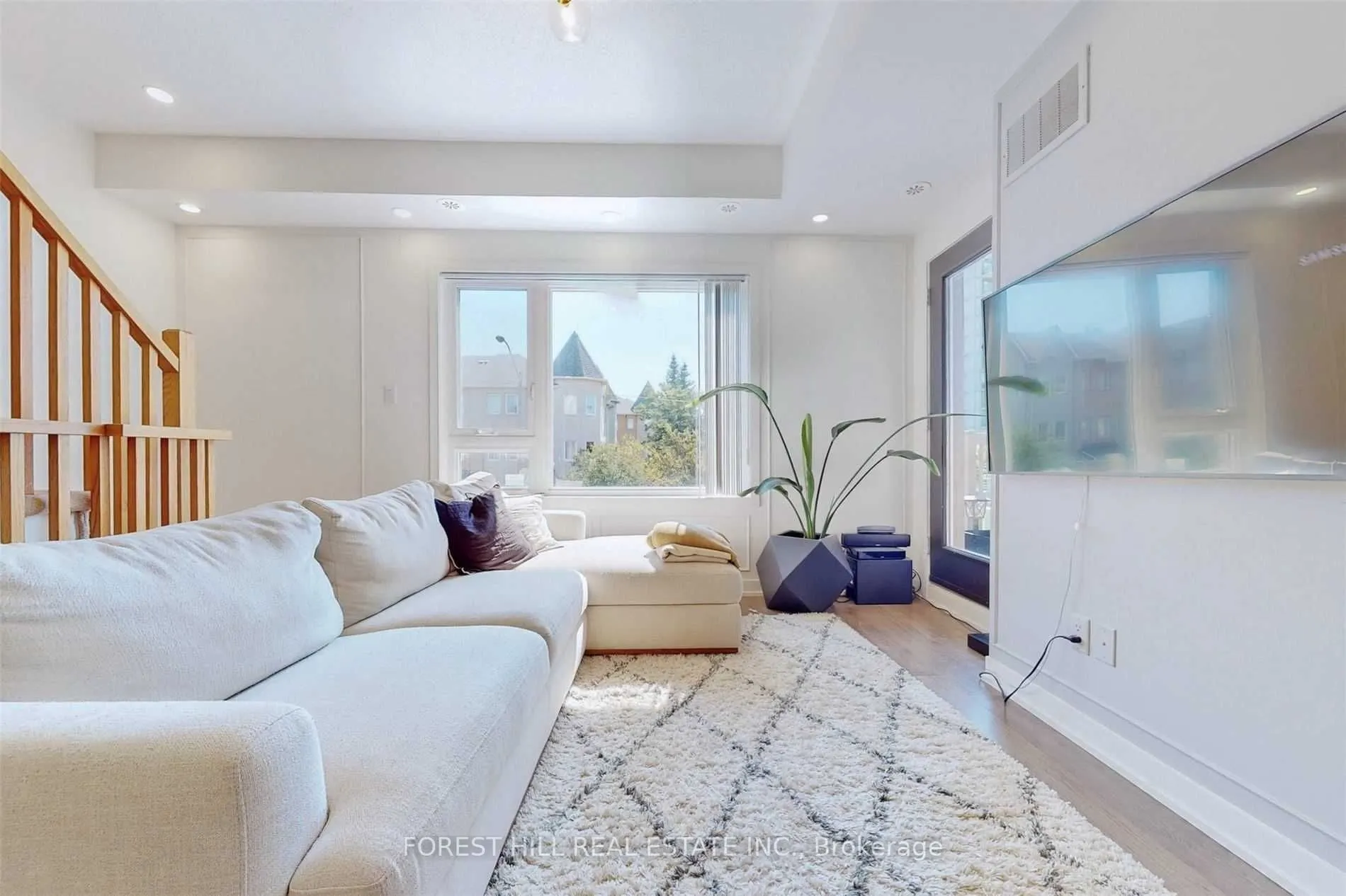 60 Orchid Place, #TH-2