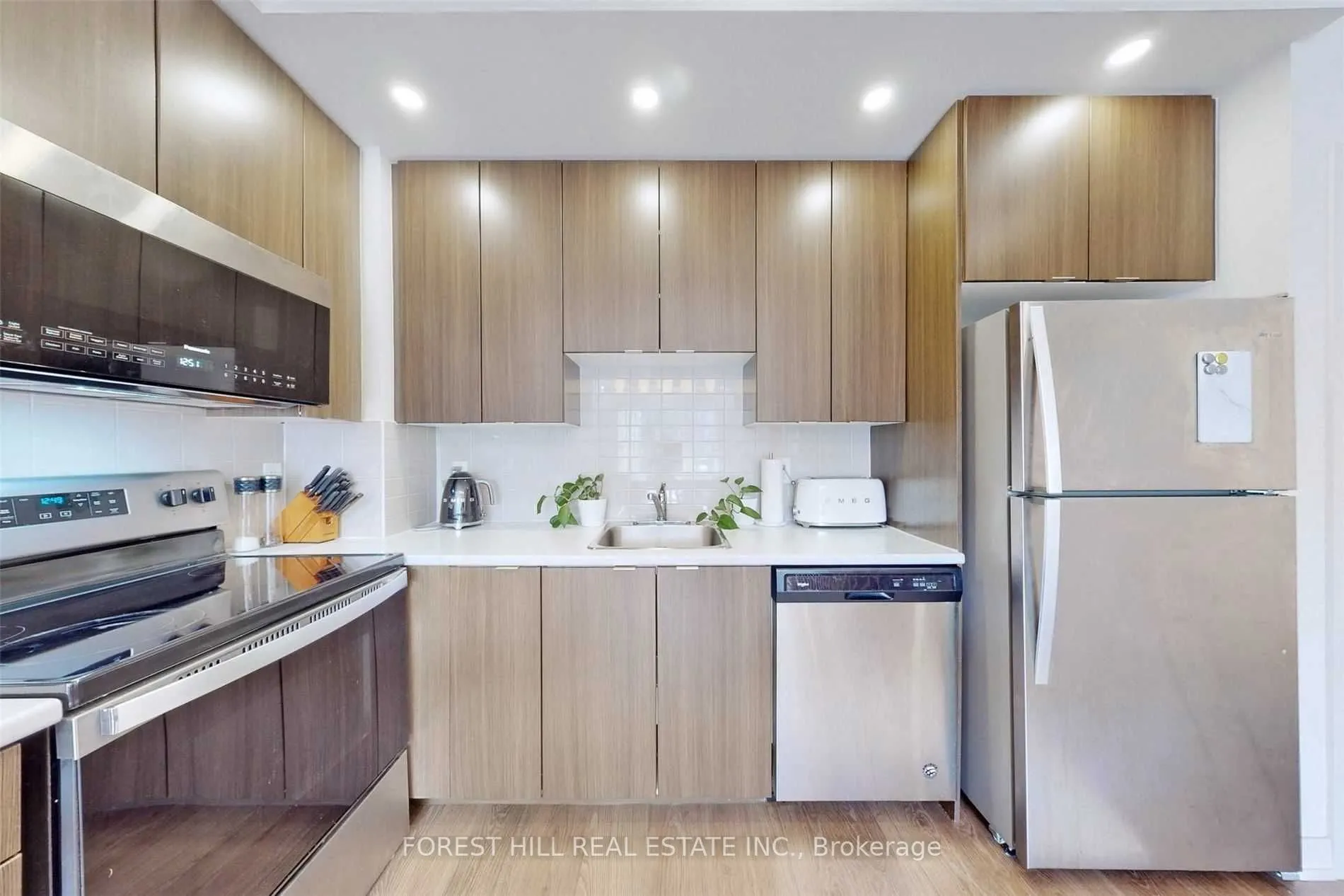 60 Orchid Place, #TH-2