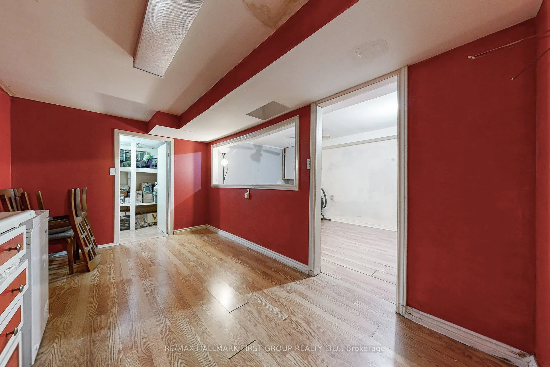 1119 Valley Court