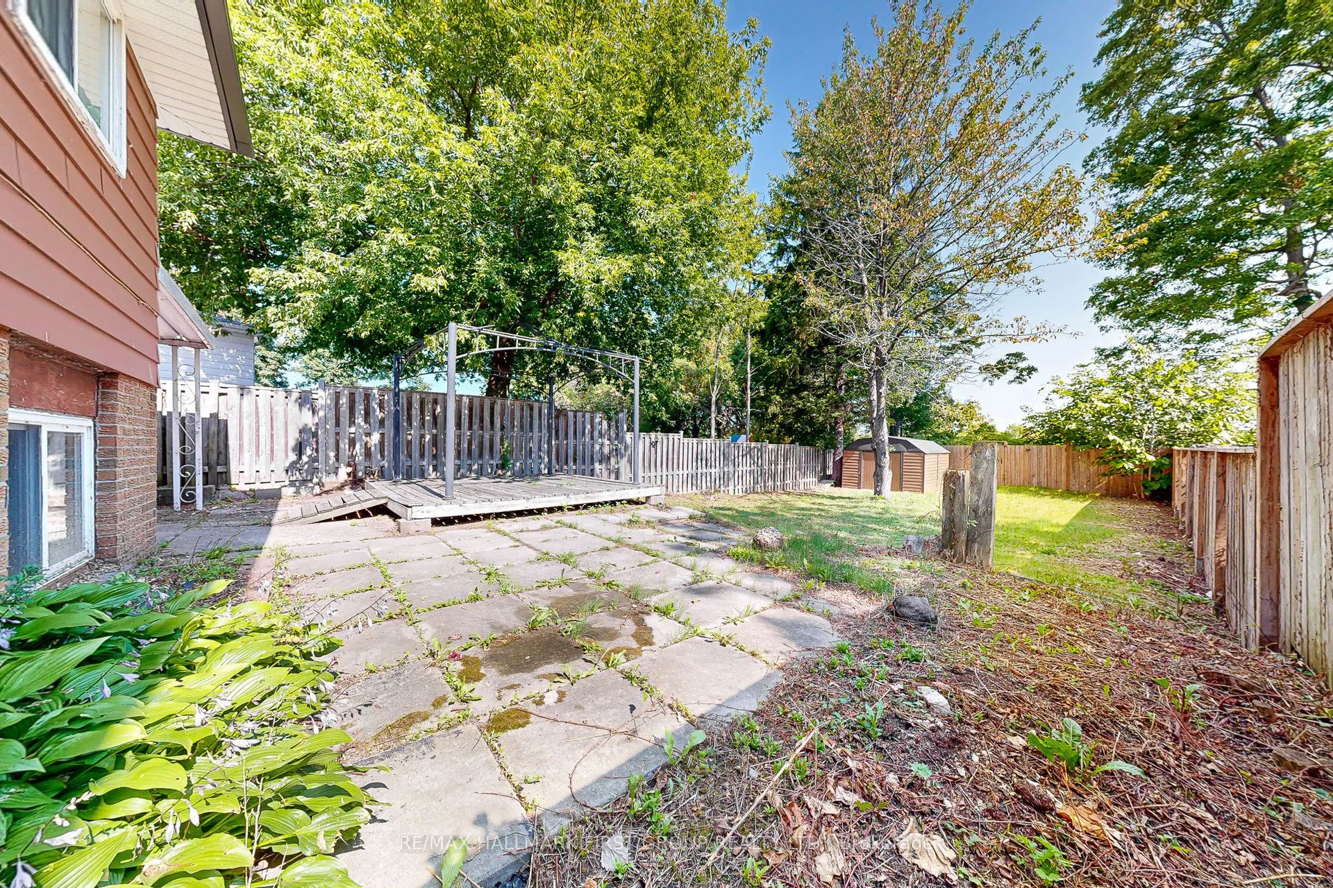 1119 Valley Court