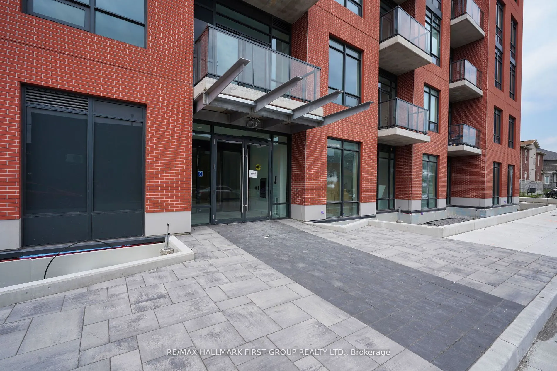 1010 Dundas Street E, #216