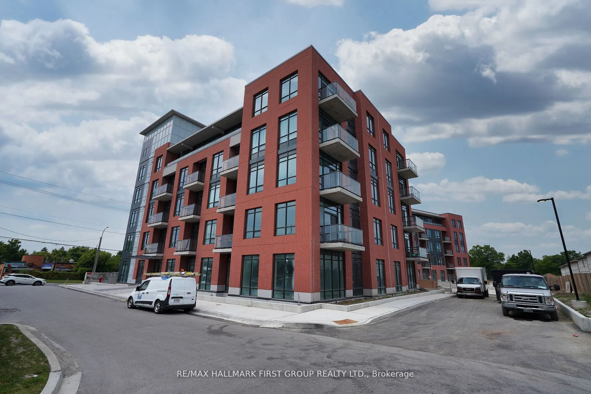 1010 Dundas Street E, #216