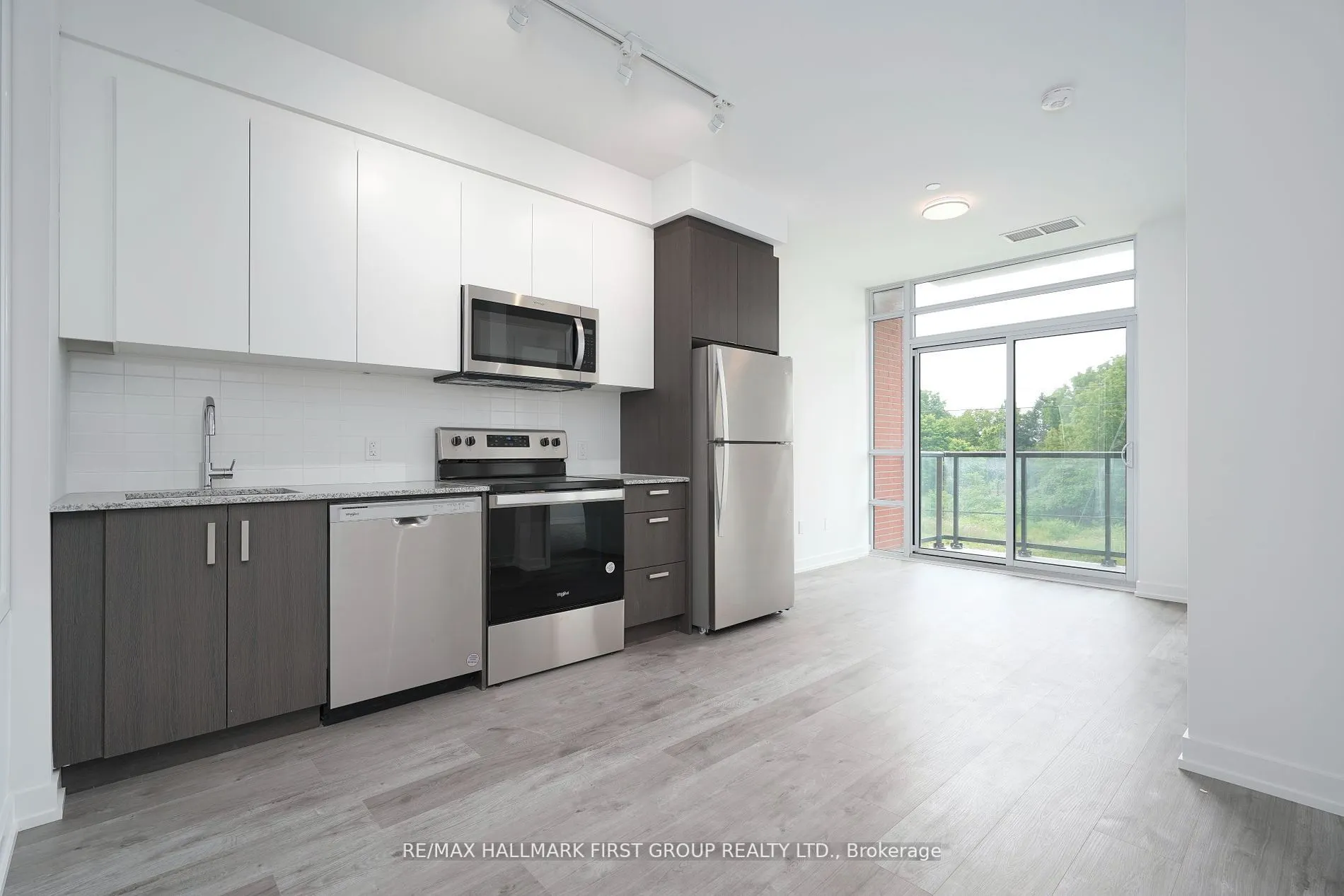 1010 Dundas Street E, #216