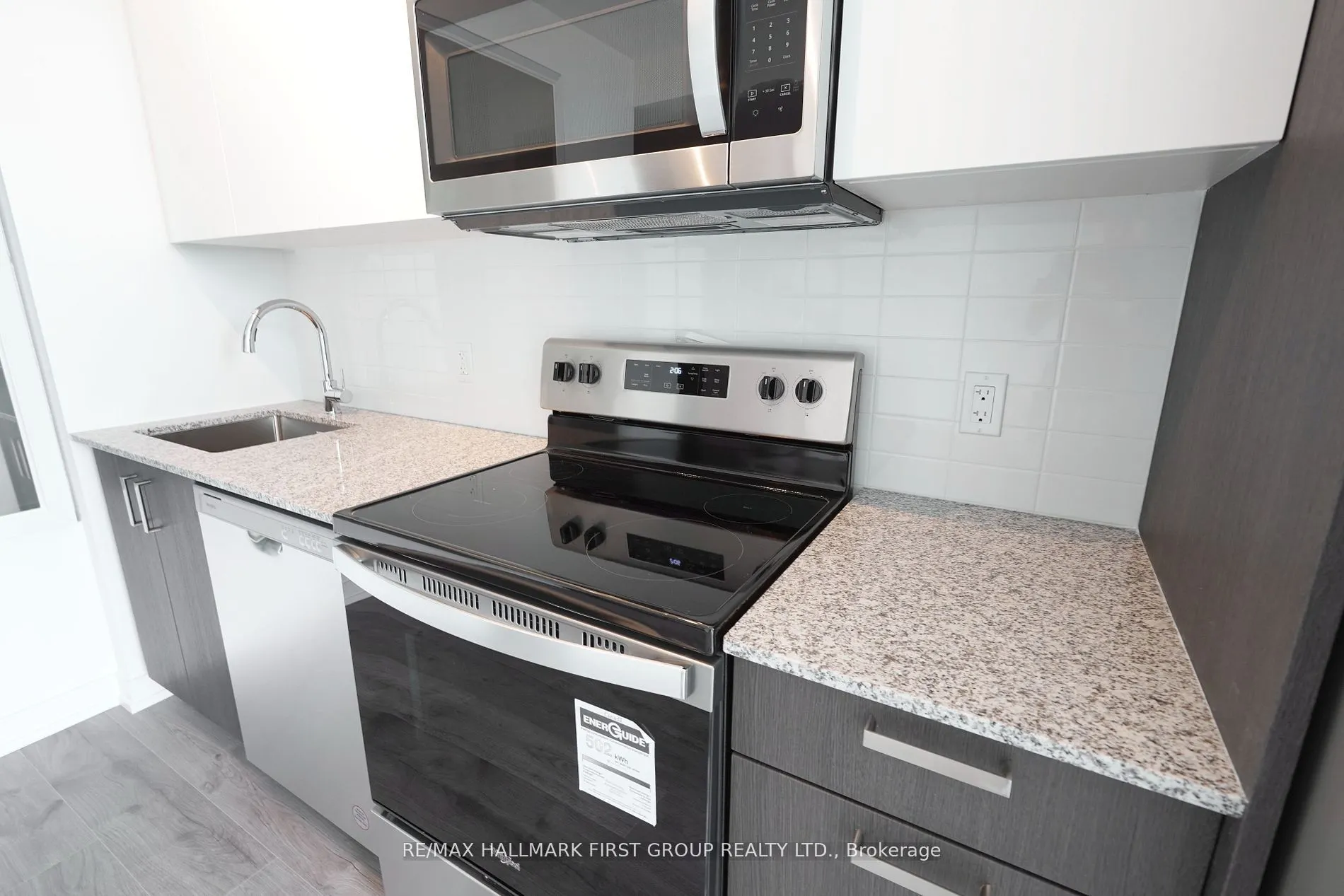1010 Dundas Street E, #216