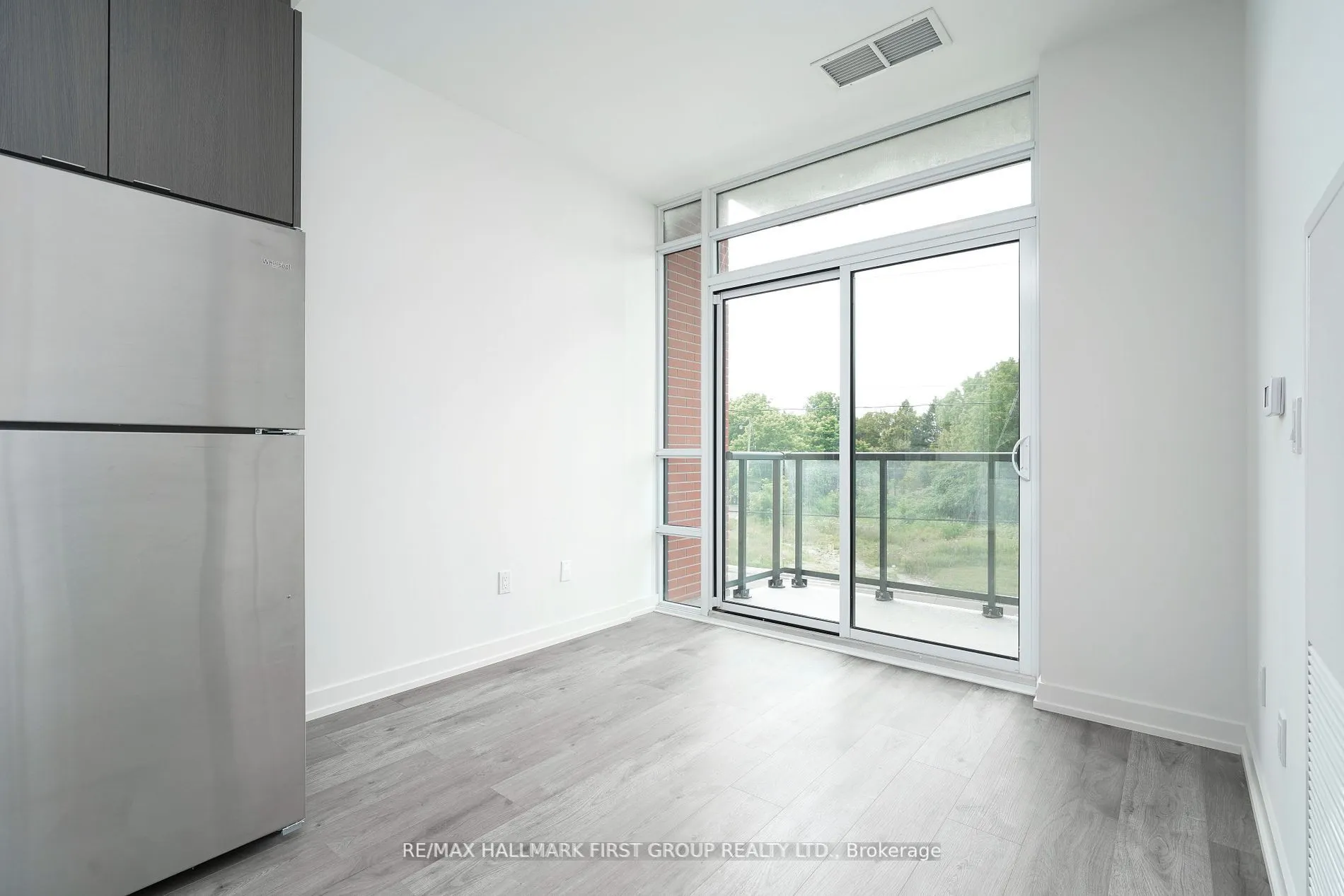 1010 Dundas Street E, #216