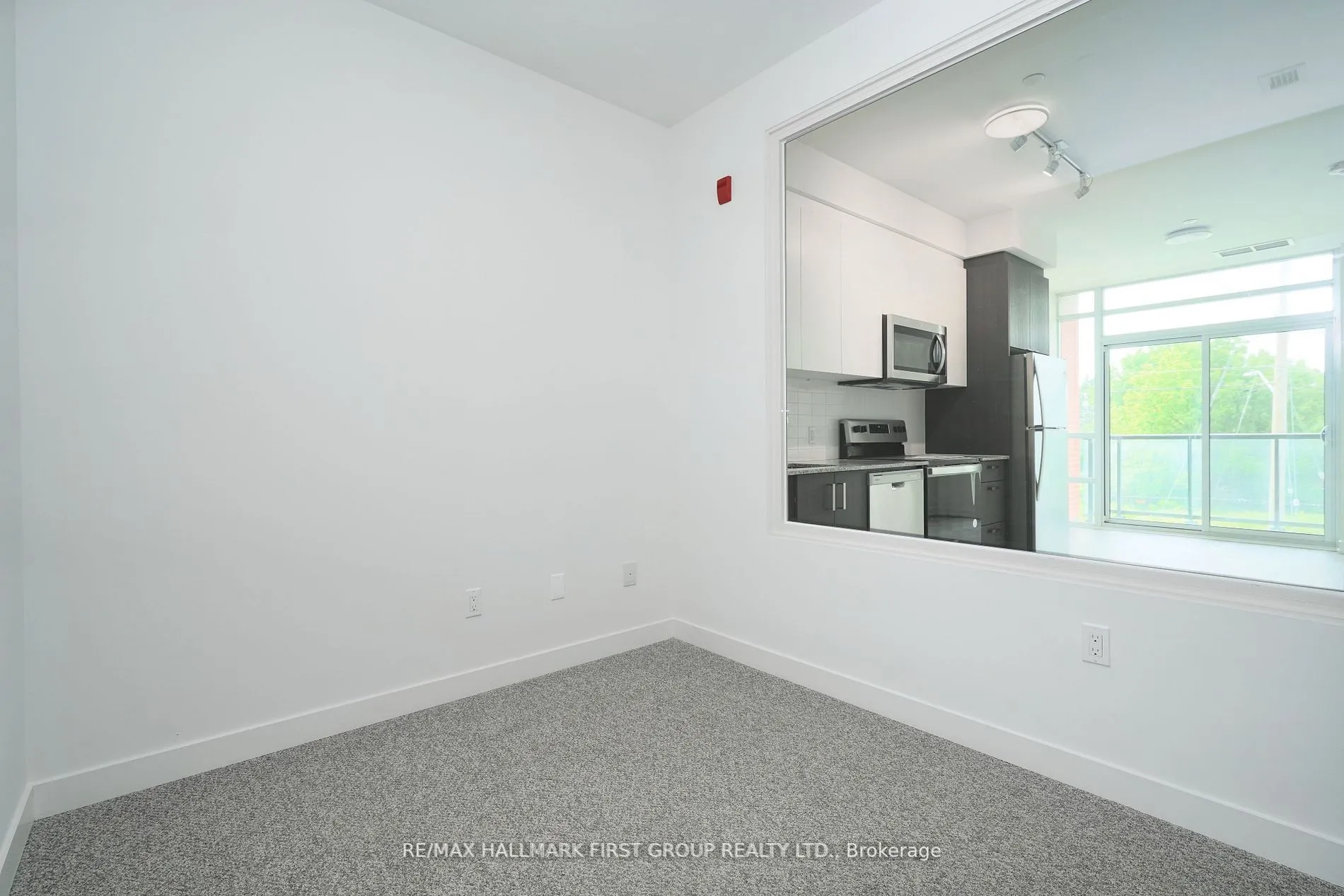 1010 Dundas Street E, #216