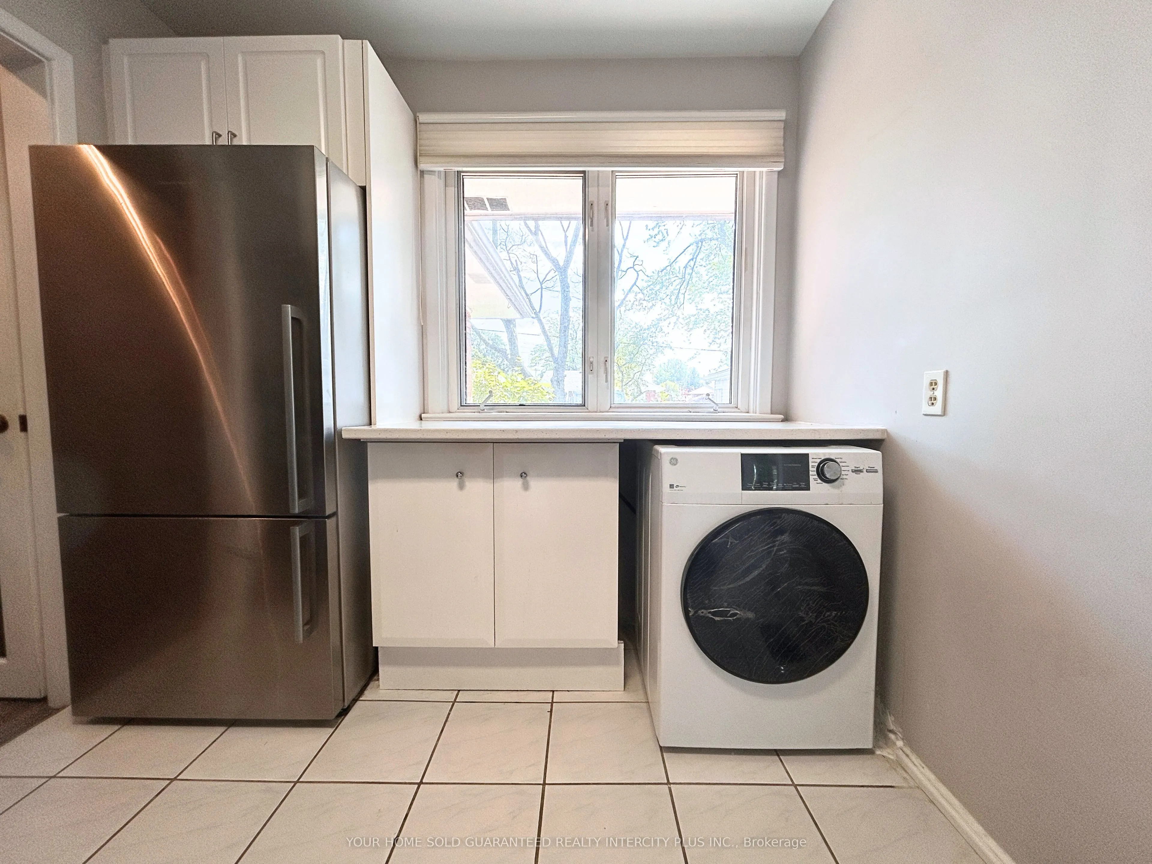 3 Heatherington Drive, #MAIN FLOOR