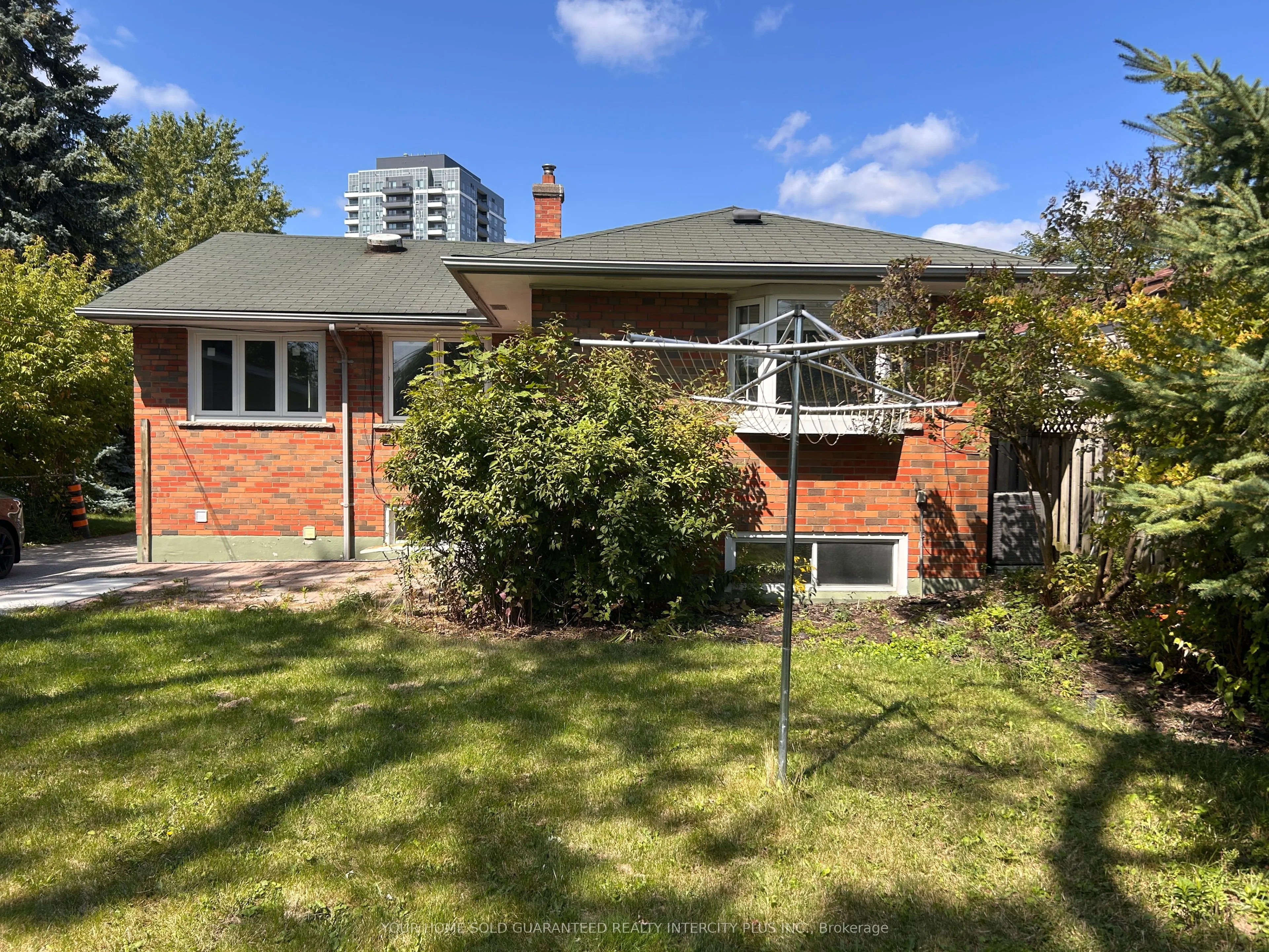 3 Heatherington Drive, #MAIN FLOOR