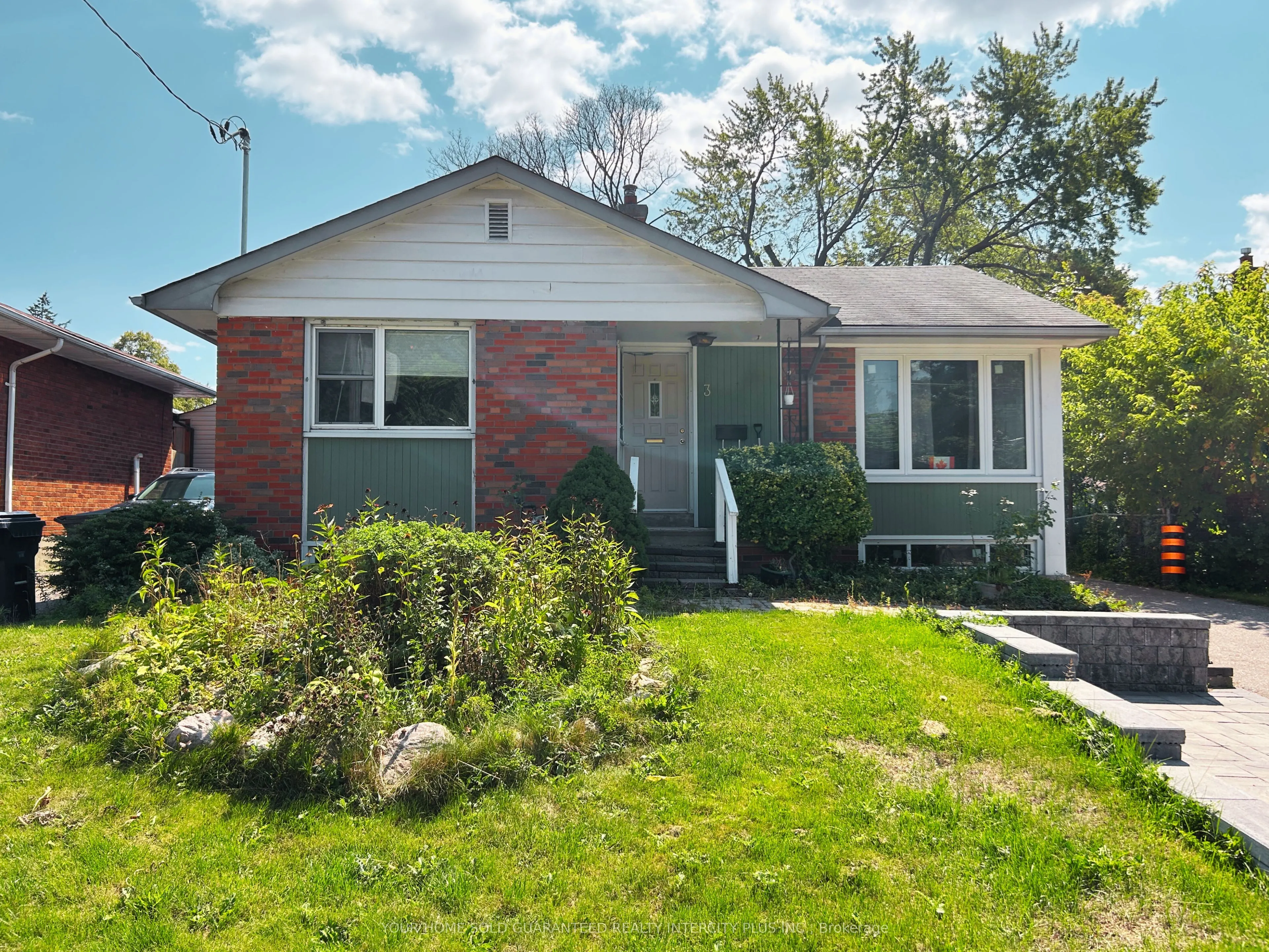3 Heatherington Drive, #MAIN FLOOR