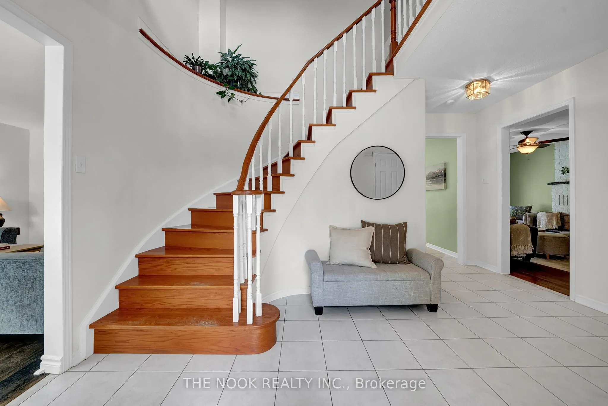 42 Robinson Crescent