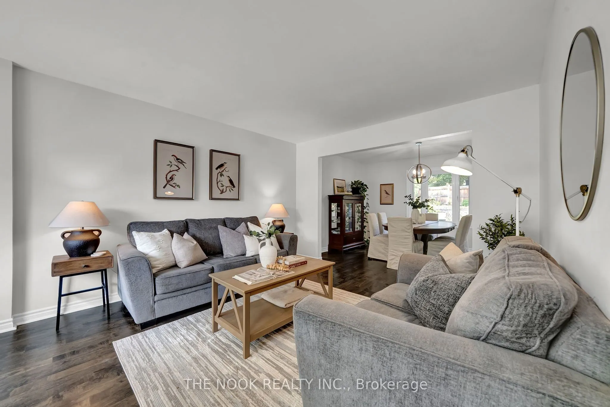 42 Robinson Crescent
