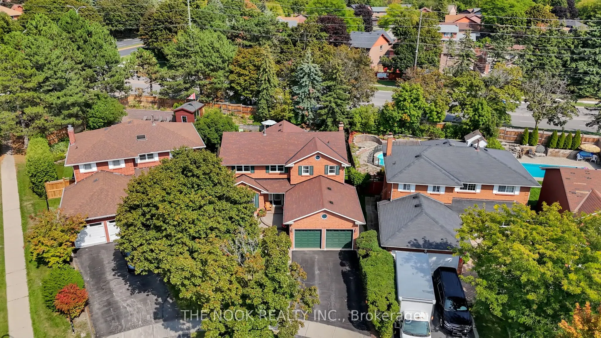 42 Robinson Crescent