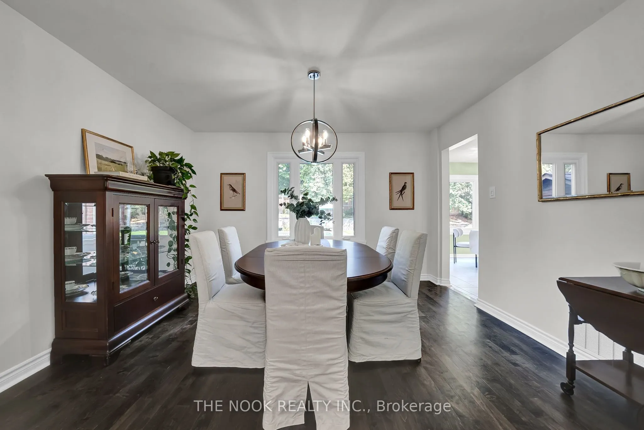 42 Robinson Crescent