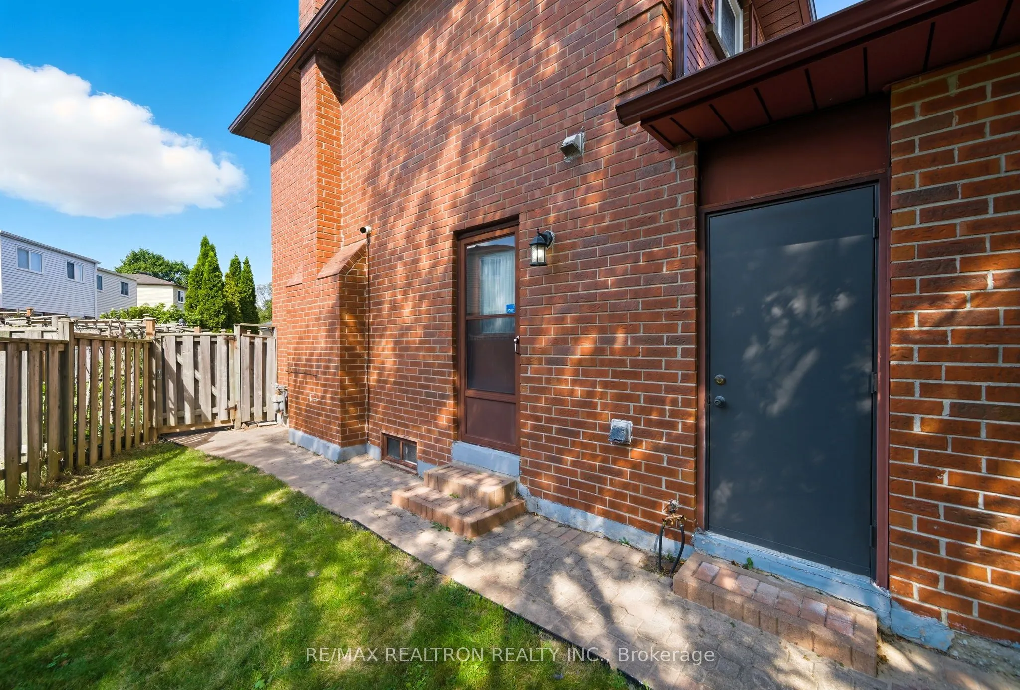 83 Fieldside Drive
