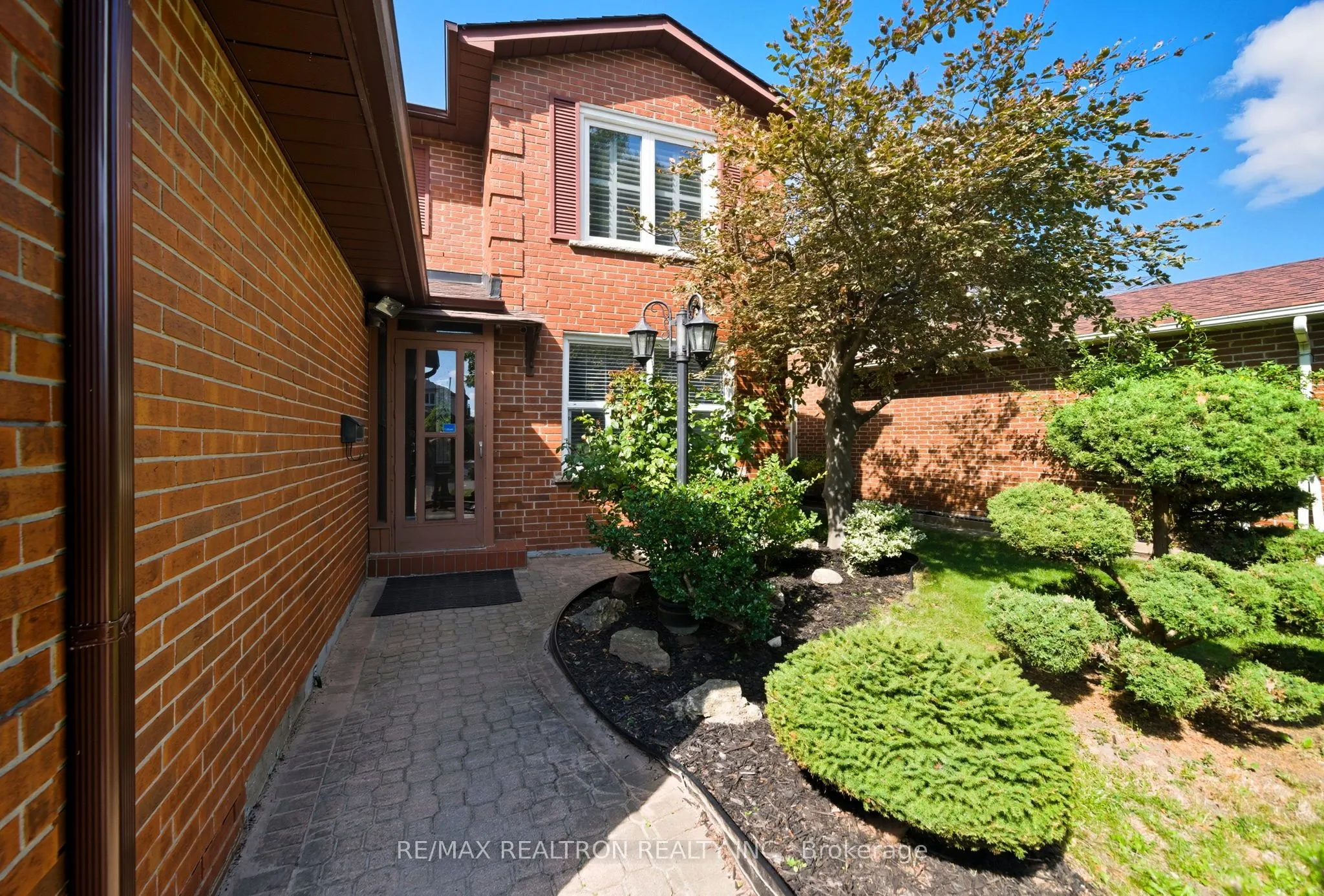 83 Fieldside Drive