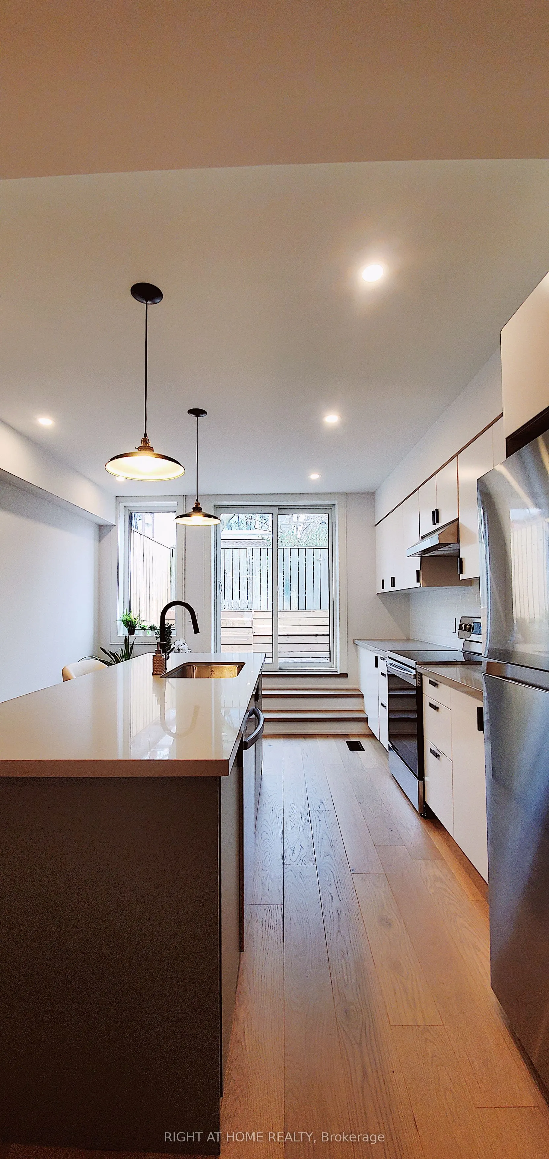 710 Gerrard Street E, #6