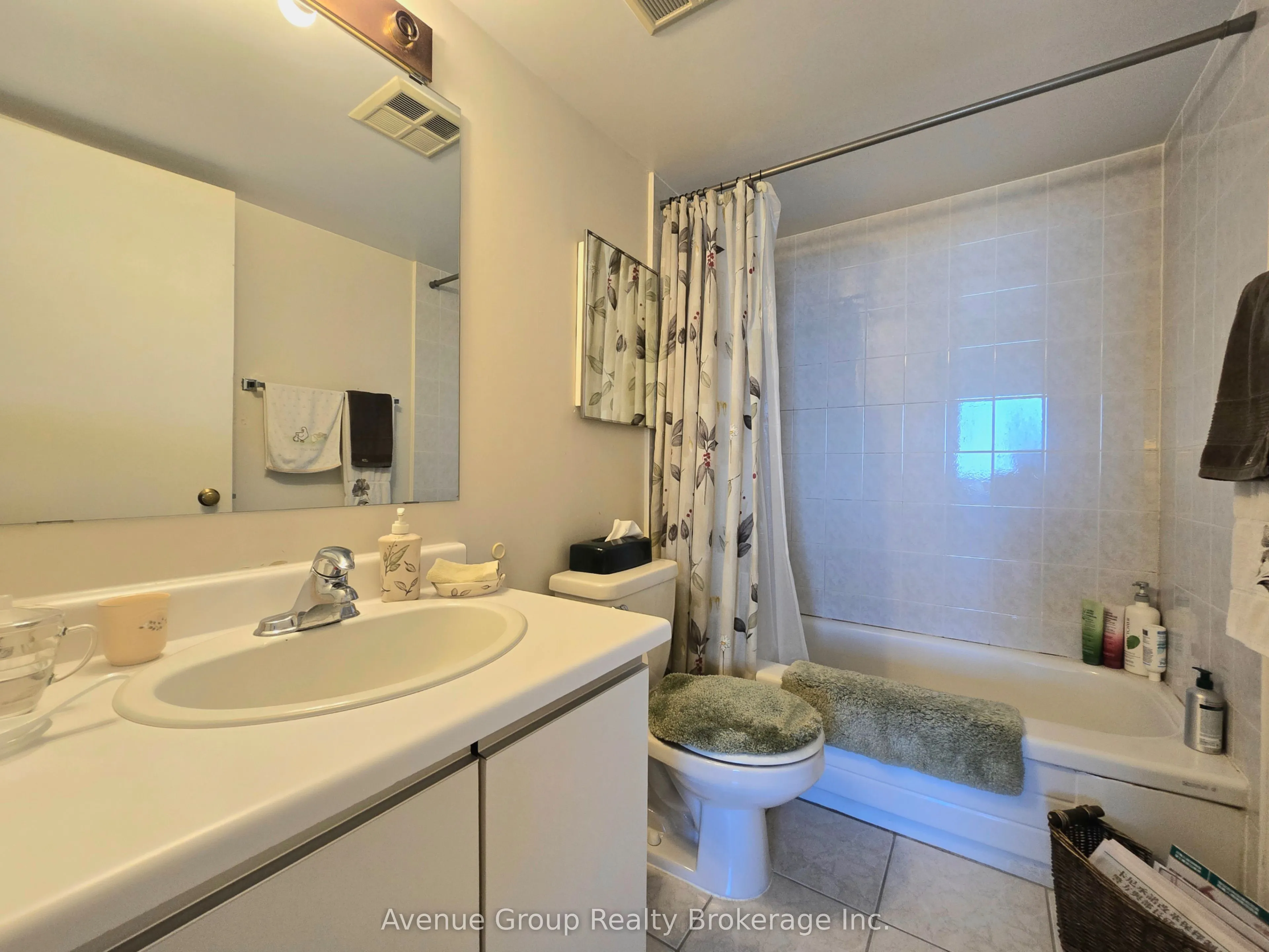 300 Alton Towers Circle, #904