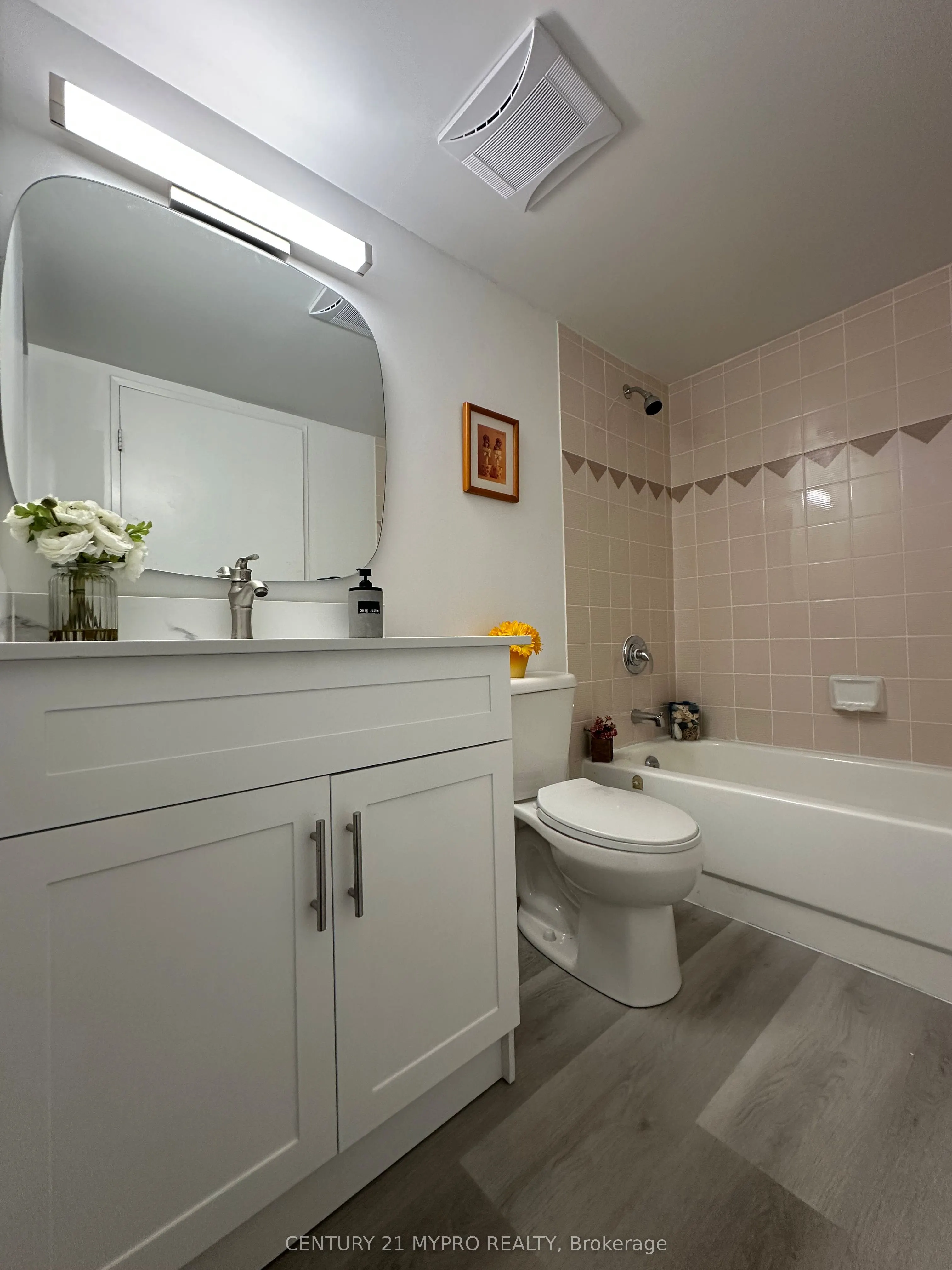 3050 Ellesmere Road, #517