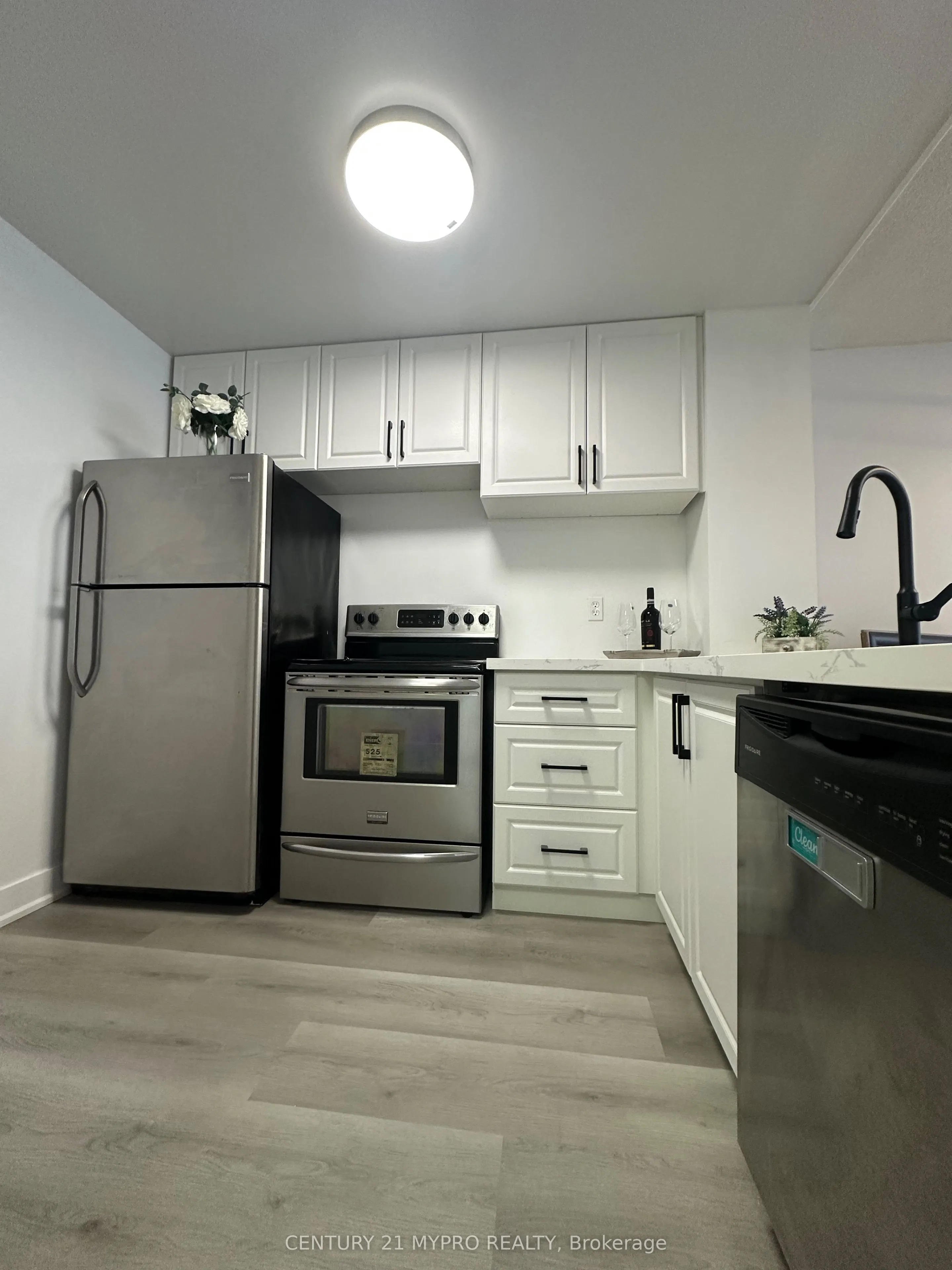 3050 Ellesmere Road, #517