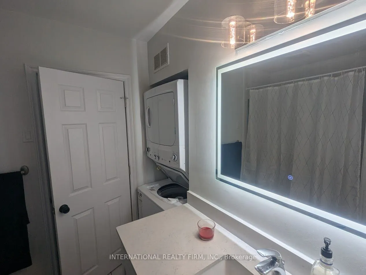 53 Oakridge Drive, #Main unit