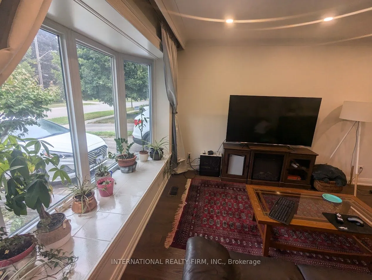 53 Oakridge Drive, #Main unit